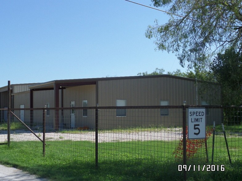 4588 US Highway 90A E, Gonzales, TX for sale - Primary Photo - Image 1 of 1