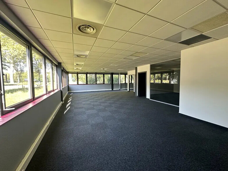 Office in Strasbourg for lease - Interior Photo - Image 2 of 4