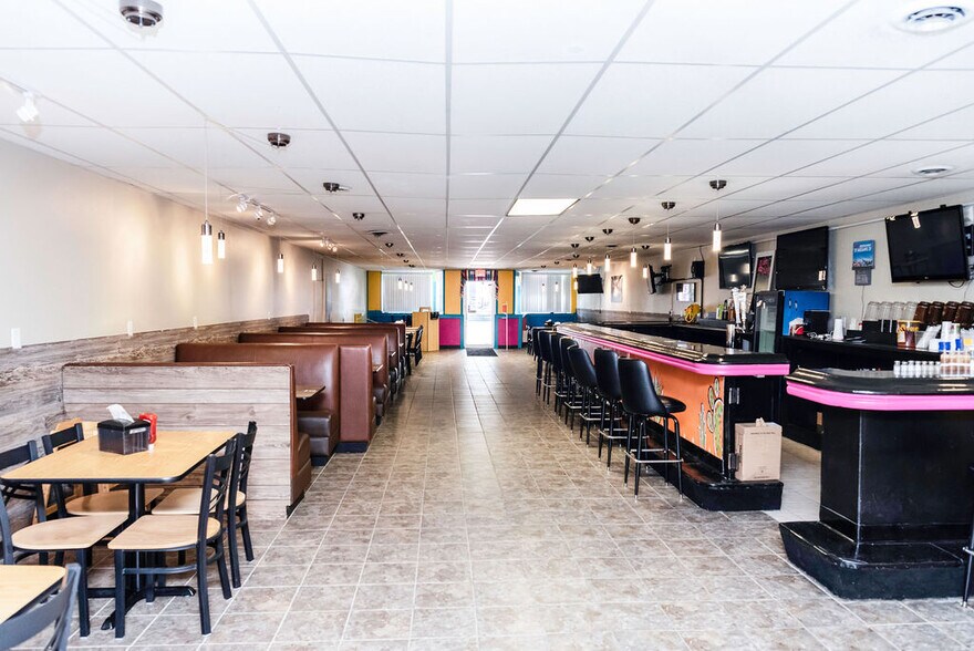 108 N Main St, Mitchell, SD for sale - Interior Photo - Image 1 of 1