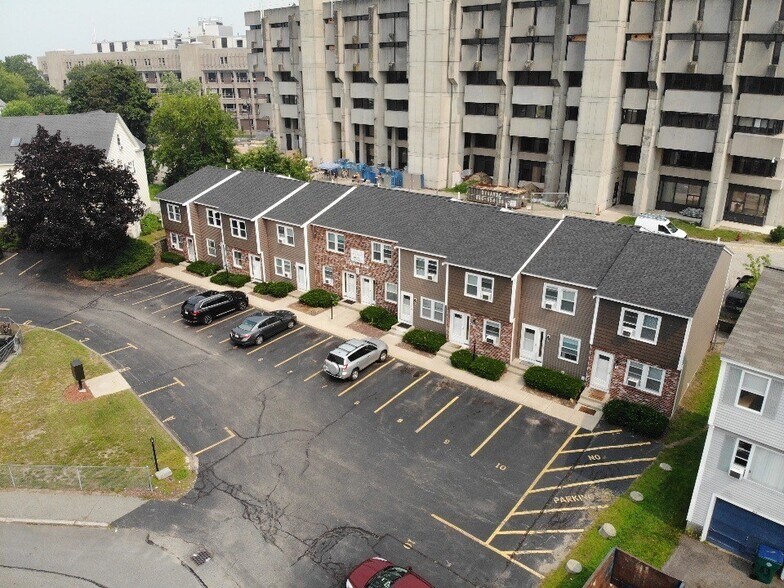 85 Gershom Ave, Lowell, MA 01854