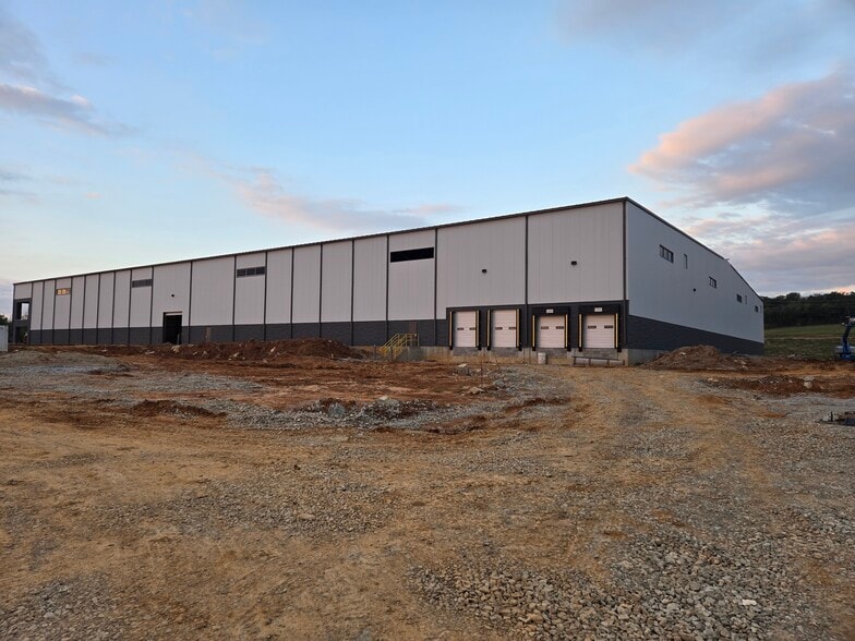 475 Shelton Ln, Russellville, KY for sale - Building Photo - Image 2 of 16