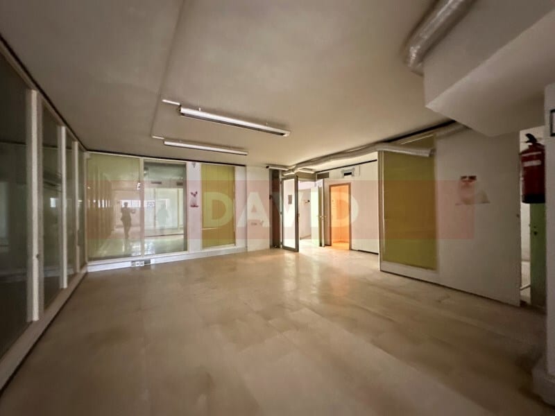 Esplugues de Llobregat, BAR 08950 - Unit 1 - - Interior Photo - Image 1 of 12