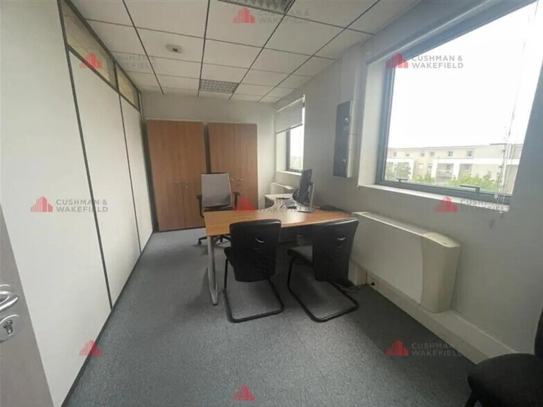Office in Dijon for lease - Interior Photo - Image 3 of 4