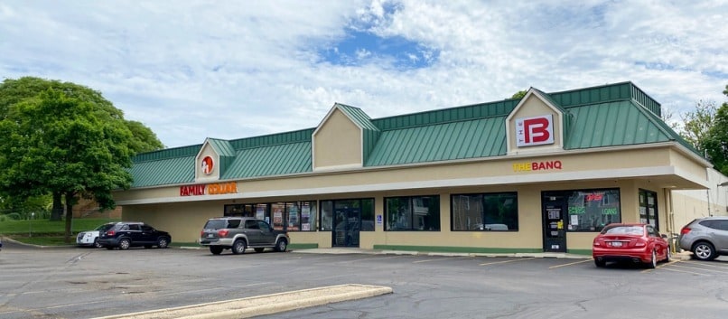 609-611 Dundee Ave, Elgin, IL for lease - Building Photo - Image 2 of 5