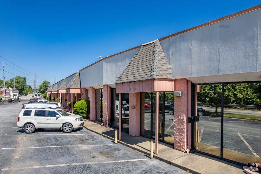 1129-1199 Willingham Dr, East Point, GA for lease - Building Photo - Image 1 of 15