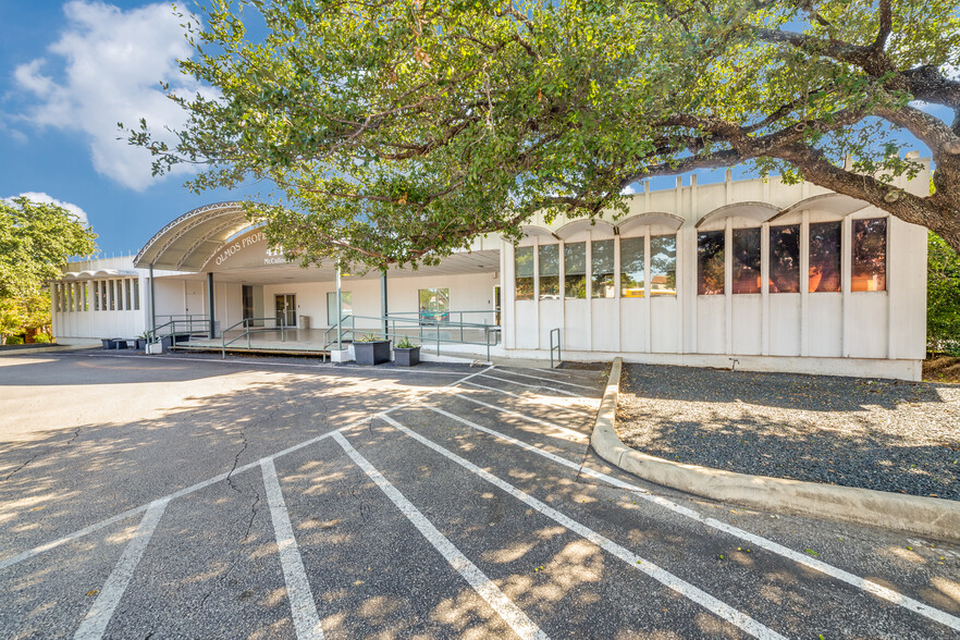 4118 McCullough Ave, San Antonio, TX for lease - Building Photo - Image 3 of 13