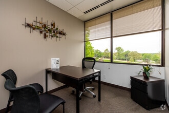 800 E 101st Ter, Kansas City, MO for lease Interior Photo- Image 2 of 3