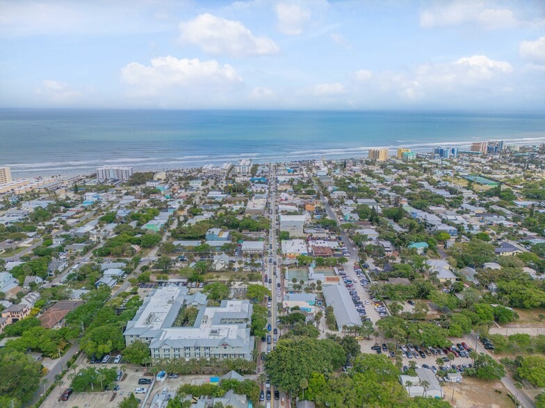 214 Columbus Ave, New Smyrna Beach, FL for sale - Building Photo - Image 2 of 25