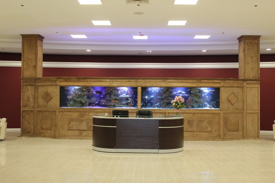10000 Emmett F Lowry Expy, Texas City, TX for sale - Lobby - Image 1 of 1