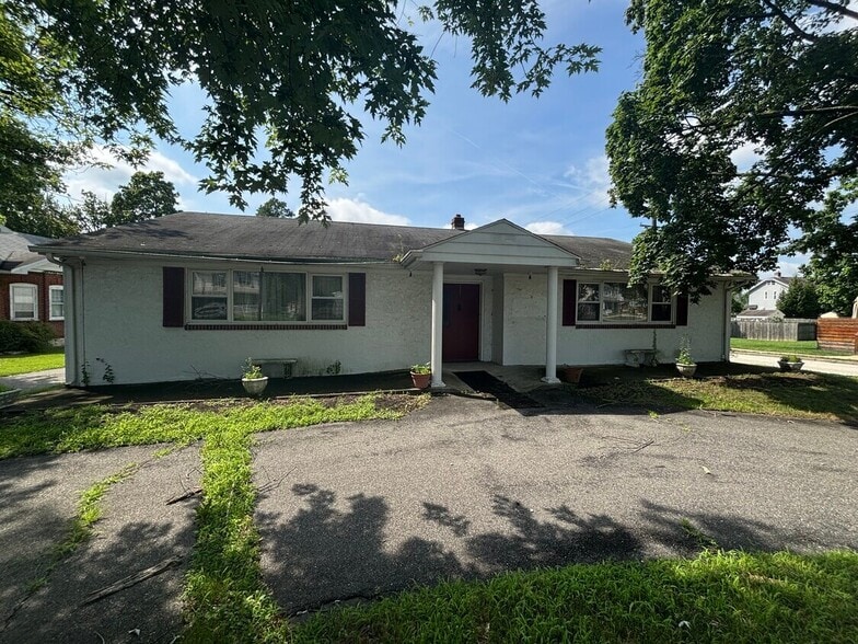 867-869 Beverly Rd, Burlington, NJ for sale - Building Photo - Image 2 of 3
