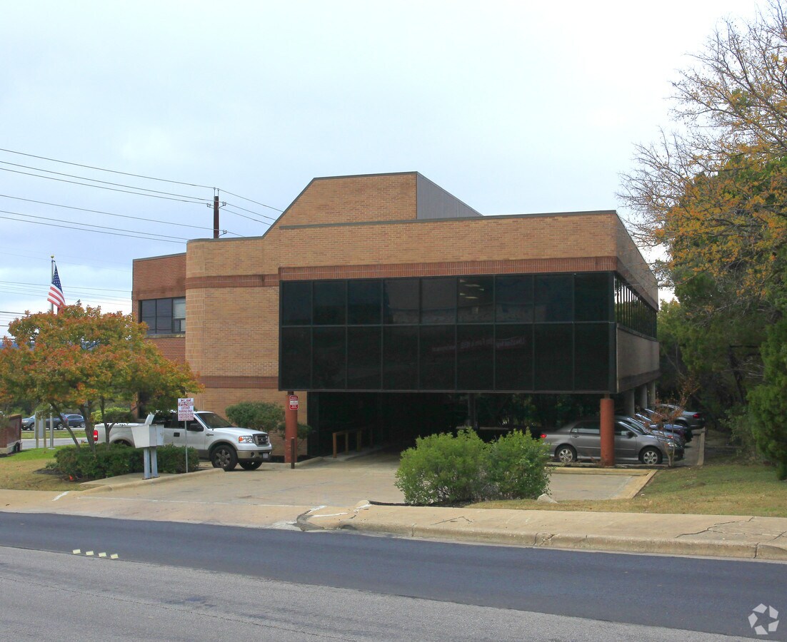 2710 Walsh Tarlton Ln, Austin, TX 78746