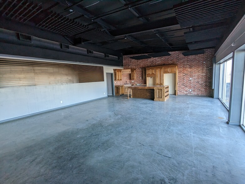 714 E 2nd St, Odessa, TX for lease - Building Photo - Image 2 of 17