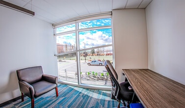 252 W Esplanade, North Vancouver, BC for lease Interior Photo- Image 2 of 5