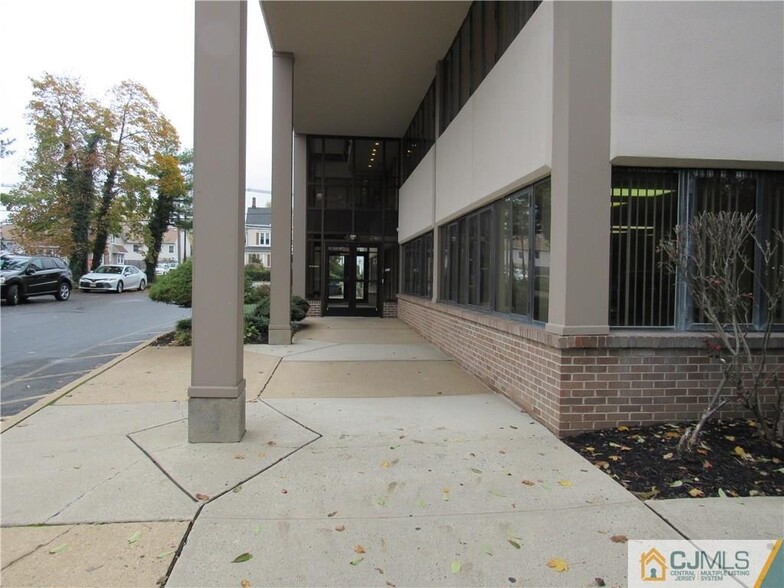 622 Georges Rd, North Brunswick, NJ for lease - Building Photo - Image 3 of 6