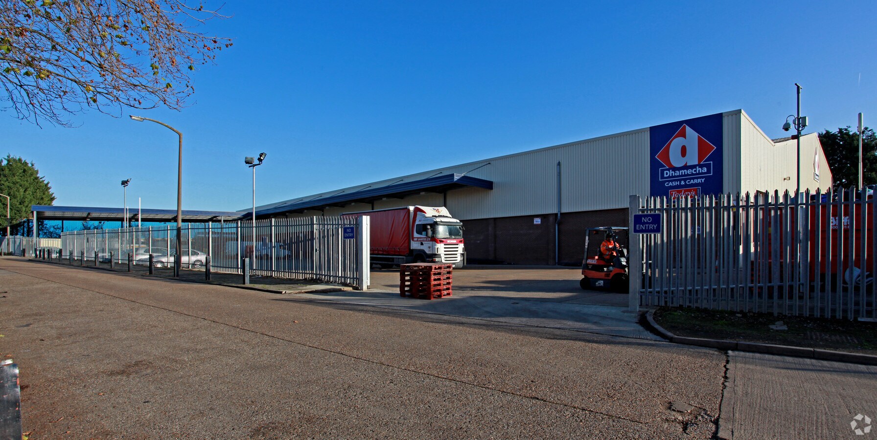 28 Crown Rd, Enfield, MDS EN1 1TH