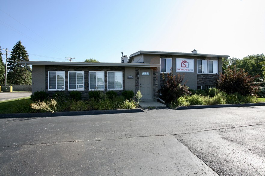 43130 Utica Rd, Sterling Heights, MI 48314