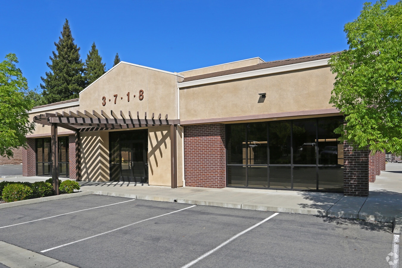 3718 Atherton Rd, Rocklin, CA 95765