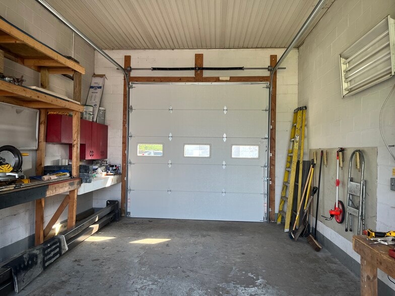 8398-8448 Dayton-Springfield Rd, Fairborn, OH for lease - Building Photo - Image 2 of 14