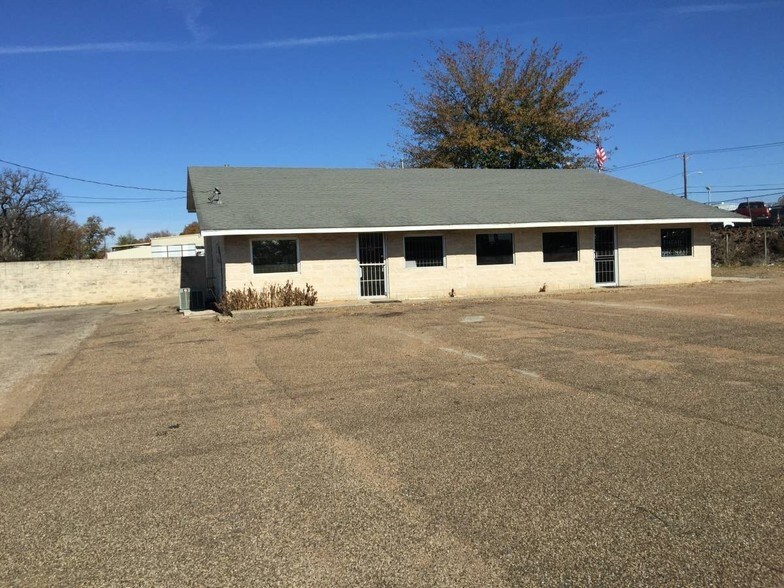 915 W Front St, Tyler, TX for sale - Primary Photo - Image 1 of 1