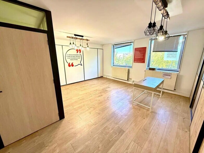 Office in Évry-Courcouronnes for lease - Interior Photo - Image 2 of 4