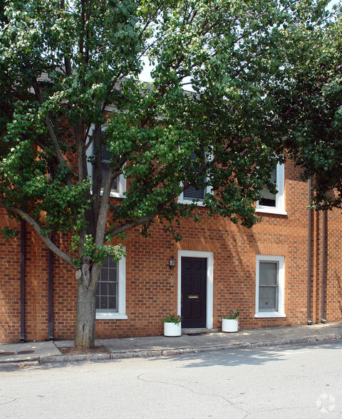 324 N Spring St, Winston-Salem, NC for lease - Primary Photo - Image 2 of 4