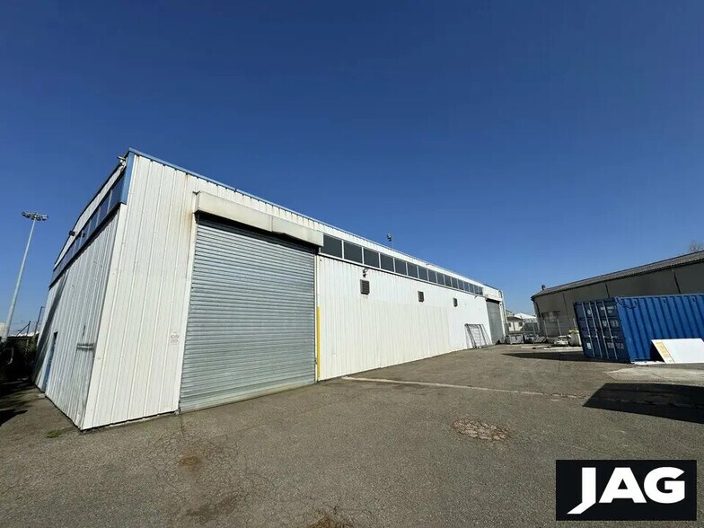 Flex in Vaulx-en-Velin for lease - Building Photo - Image 3 of 10