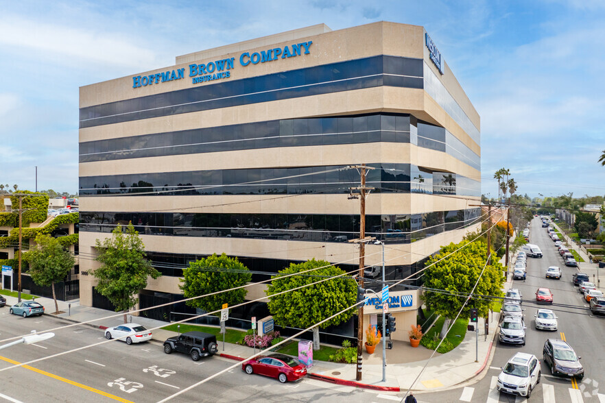 5000 Van Nuys Blvd, Sherman Oaks, CA for lease - Building Photo - Image 1 of 6