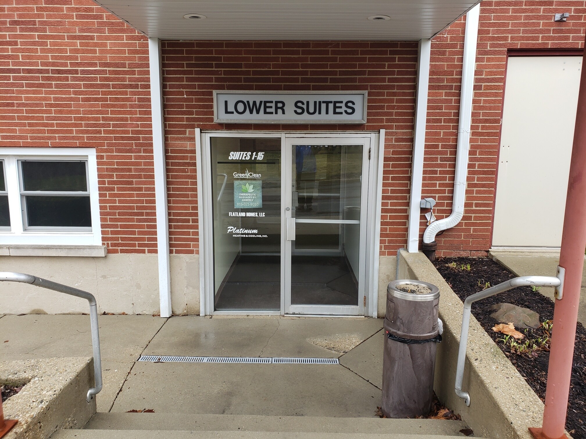 330 W Terra Cotta Ave, Crystal Lake, IL for sale Building Photo- Image 1 of 1