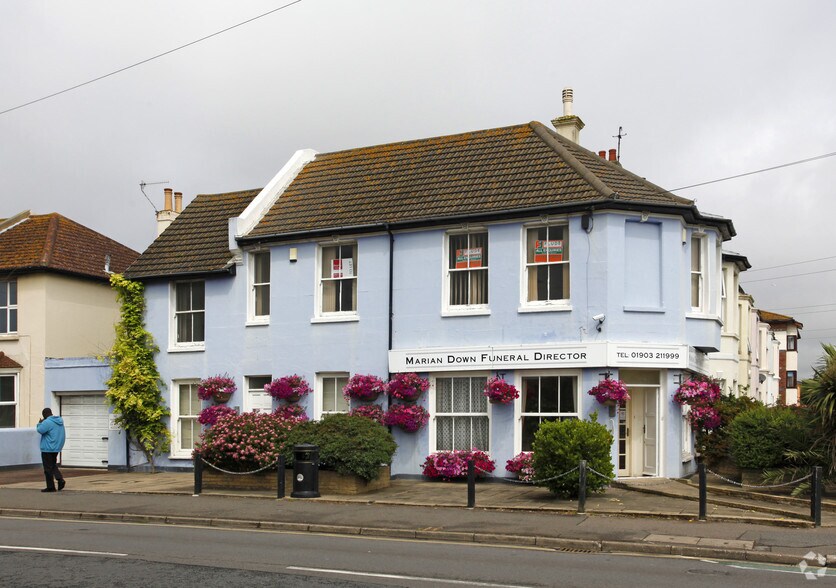 59-61 Lyndhurst Rd, Worthing for sale - Primary Photo - Image 1 of 2