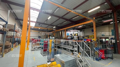 Flex in Buc for lease Building Photo- Image 1 of 16