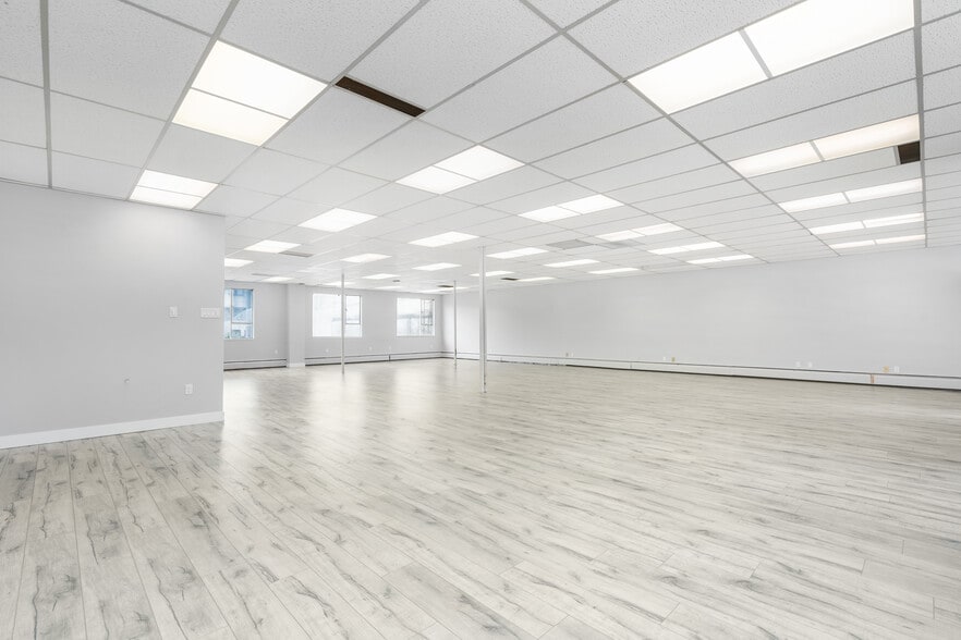 1916 Broadway W, Vancouver, BC for lease - Interior Photo - Image 2 of 8