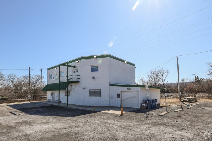 120 Hansen Access Rd, King Of Prussia, PA for sale - Primary Photo - Image 1 of 1