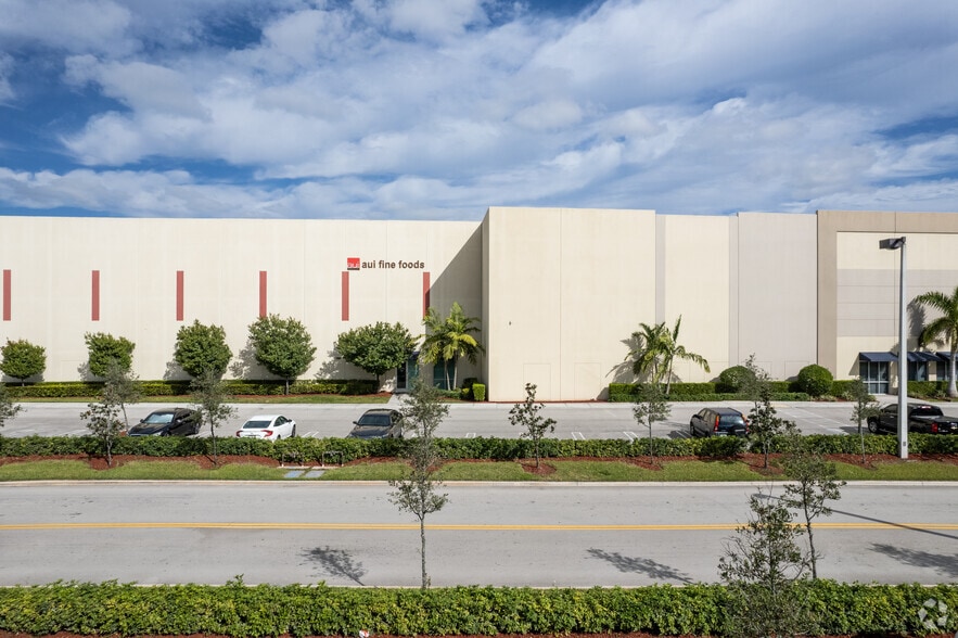 11411 NW 107 St, Miami, FL for lease - Building Photo - Image 2 of 36