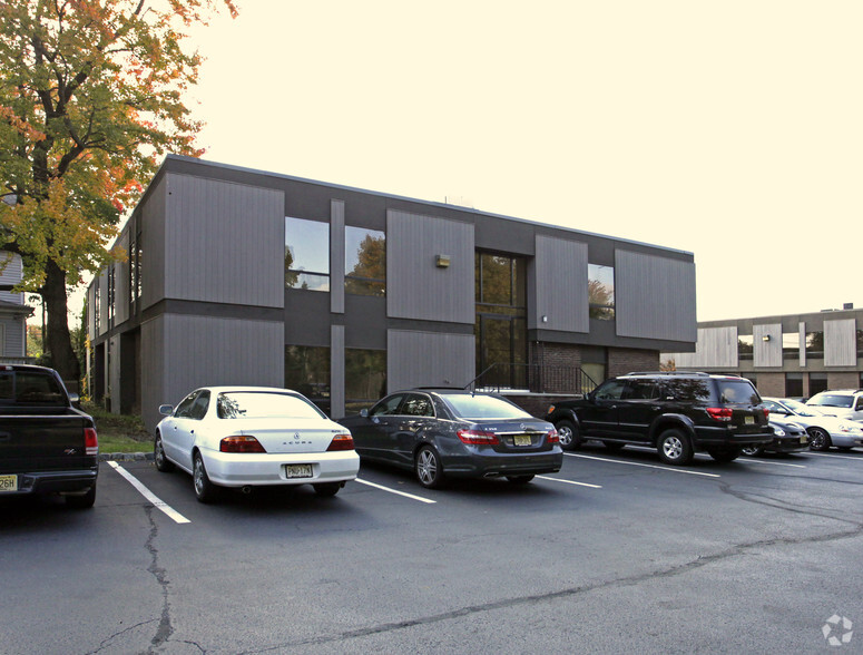 1273 Bound Brook Rd, Middlesex, NJ for lease - Building Photo - Image 2 of 9