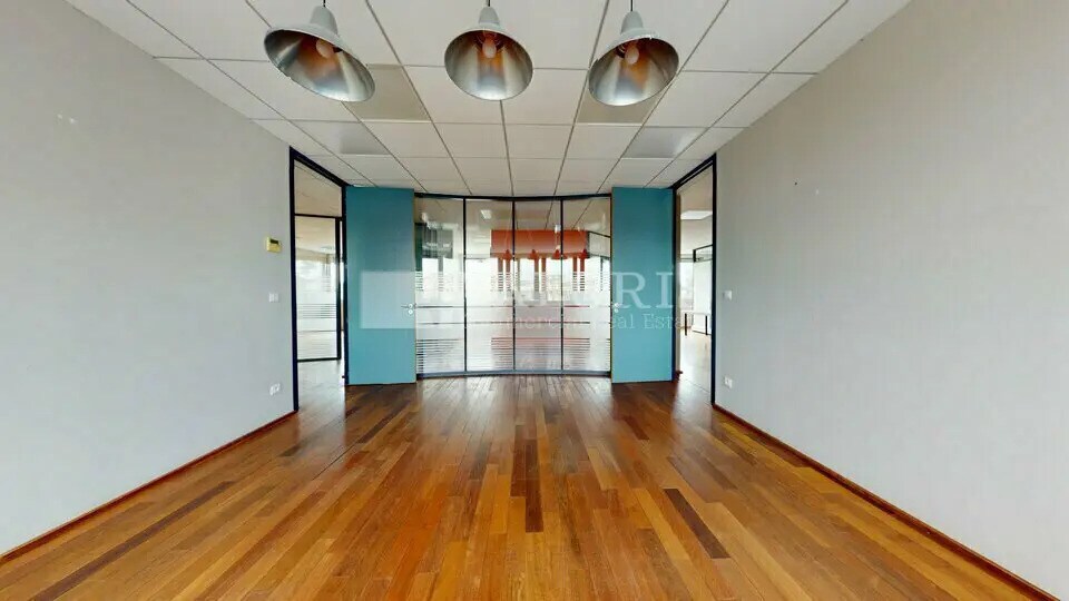 Office in Écully for lease - Interior Photo - Image 3 of 12