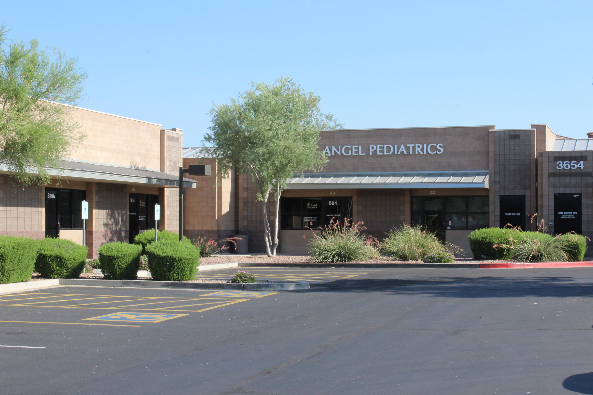 3654 W Anthem Way, Anthem, AZ for lease Primary Photo- Image 1 of 17