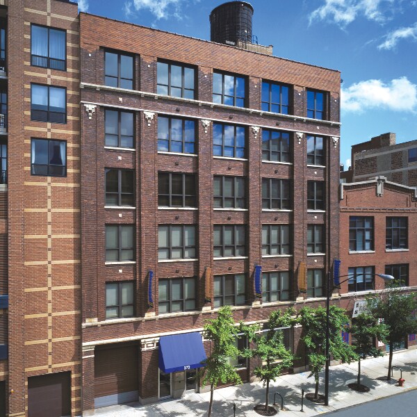 372 W Ontario St, Chicago, IL for lease Building Photo- Image 1 of 3