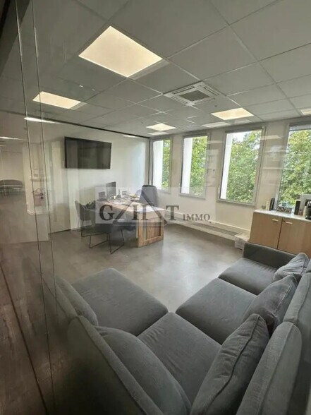 Office in Charenton-le-Pont for sale - Interior Photo - Image 1 of 2