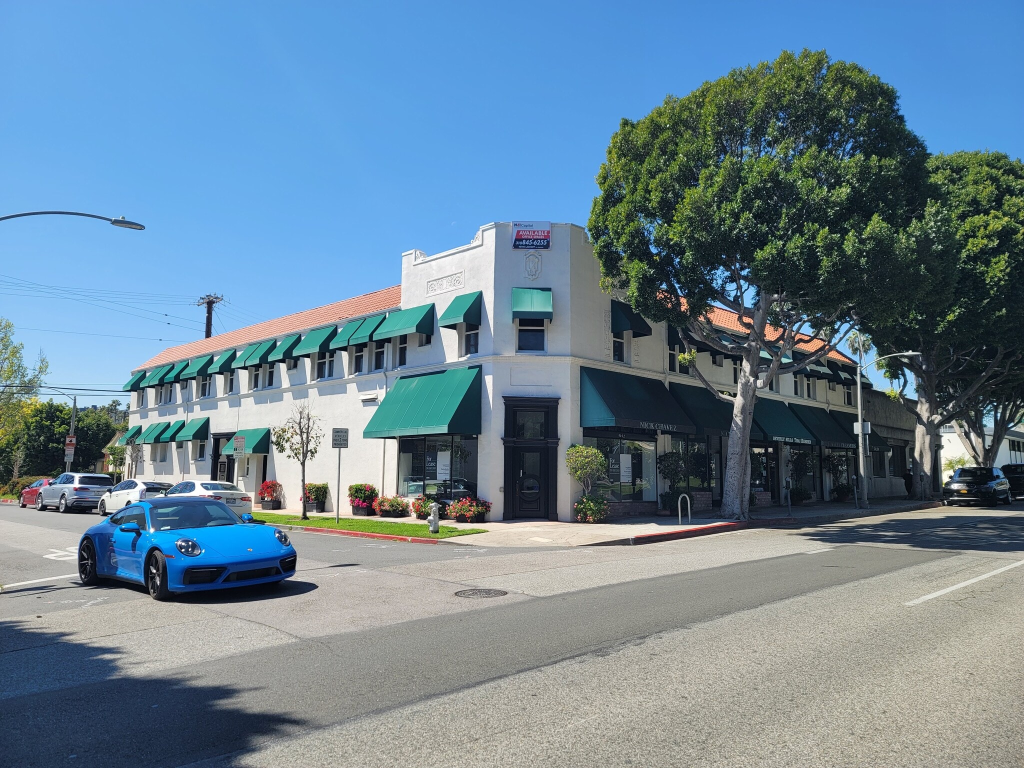 9032-9040 Burton Way, Beverly Hills, CA for lease Building Photo- Image 1 of 8