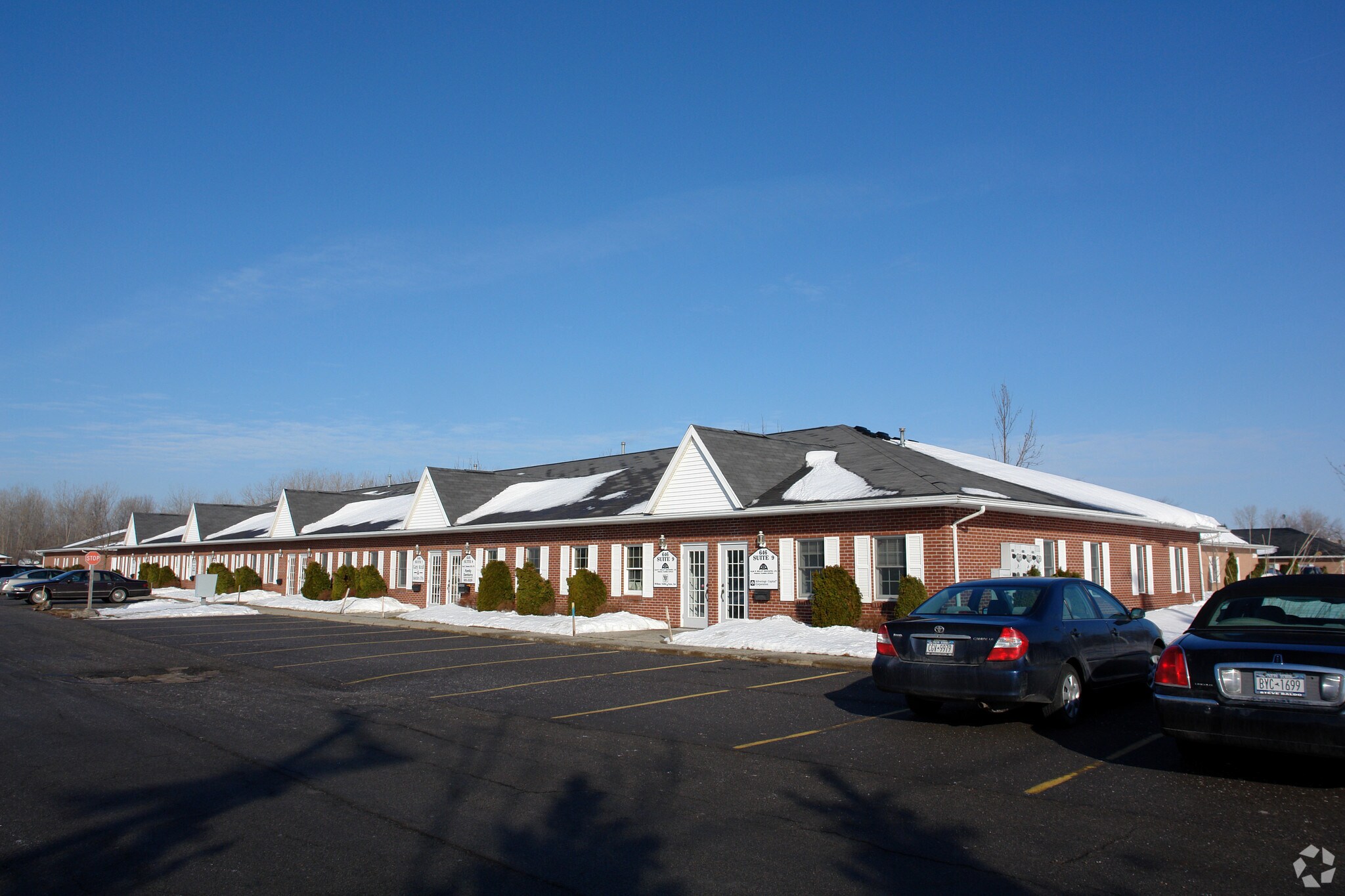 646 N French Rd, Amherst, NY 14228