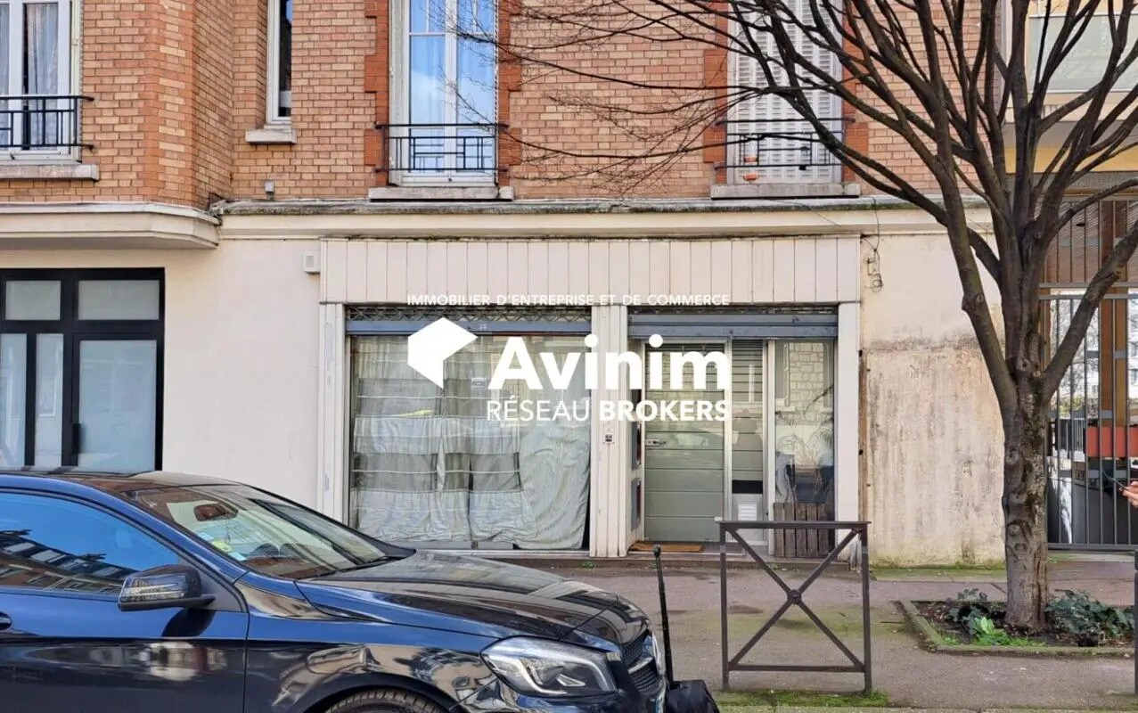 Retail in Cachan for sale Building Photo- Image 1 of 8