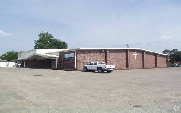 5802 Grapevine St, Houston, TX for lease Building Photo- Image 1 of 24