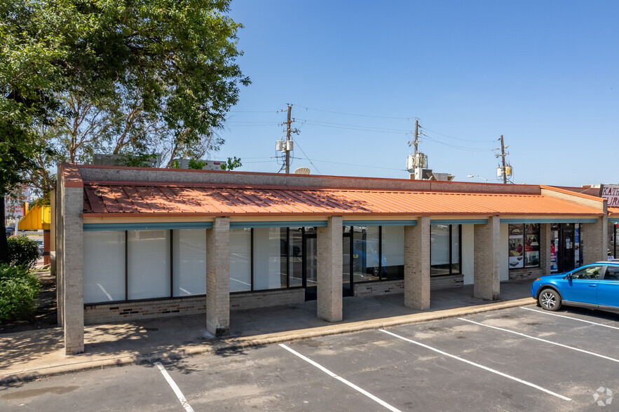 9616 N Lamar Blvd, Austin, TX for lease - Building Photo - Image 3 of 14