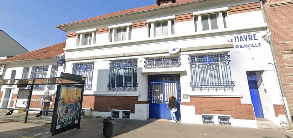 Office in Le Havre for lease - Building Photo - Image 1 of 3
