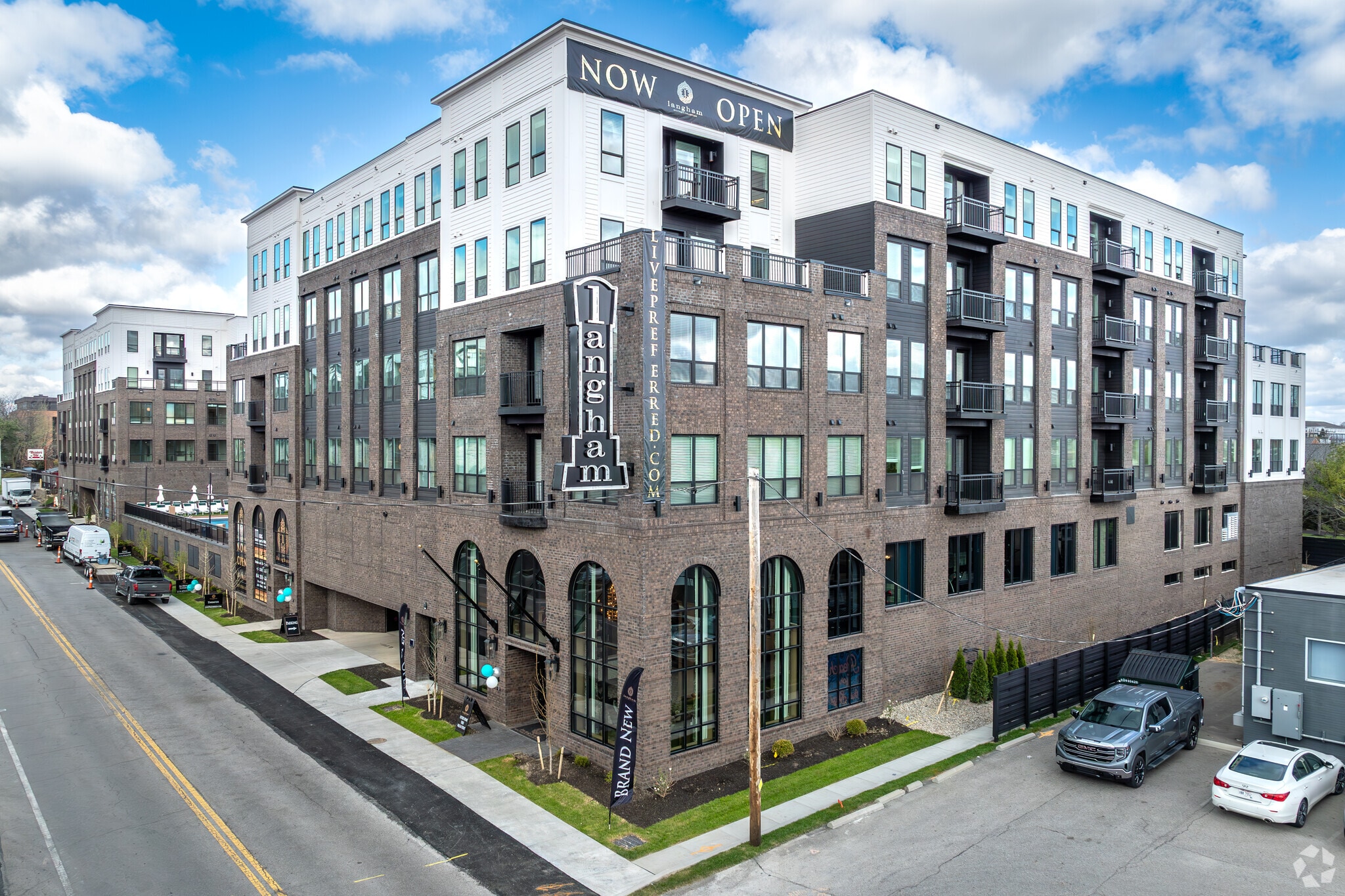 1134 Chambers Rd, Columbus, OH for lease Building Photo- Image 1 of 2