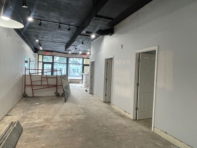 1011-1015 N Dixie Hwy, West Palm Beach, FL for lease - Building Photo - Image 3 of 6