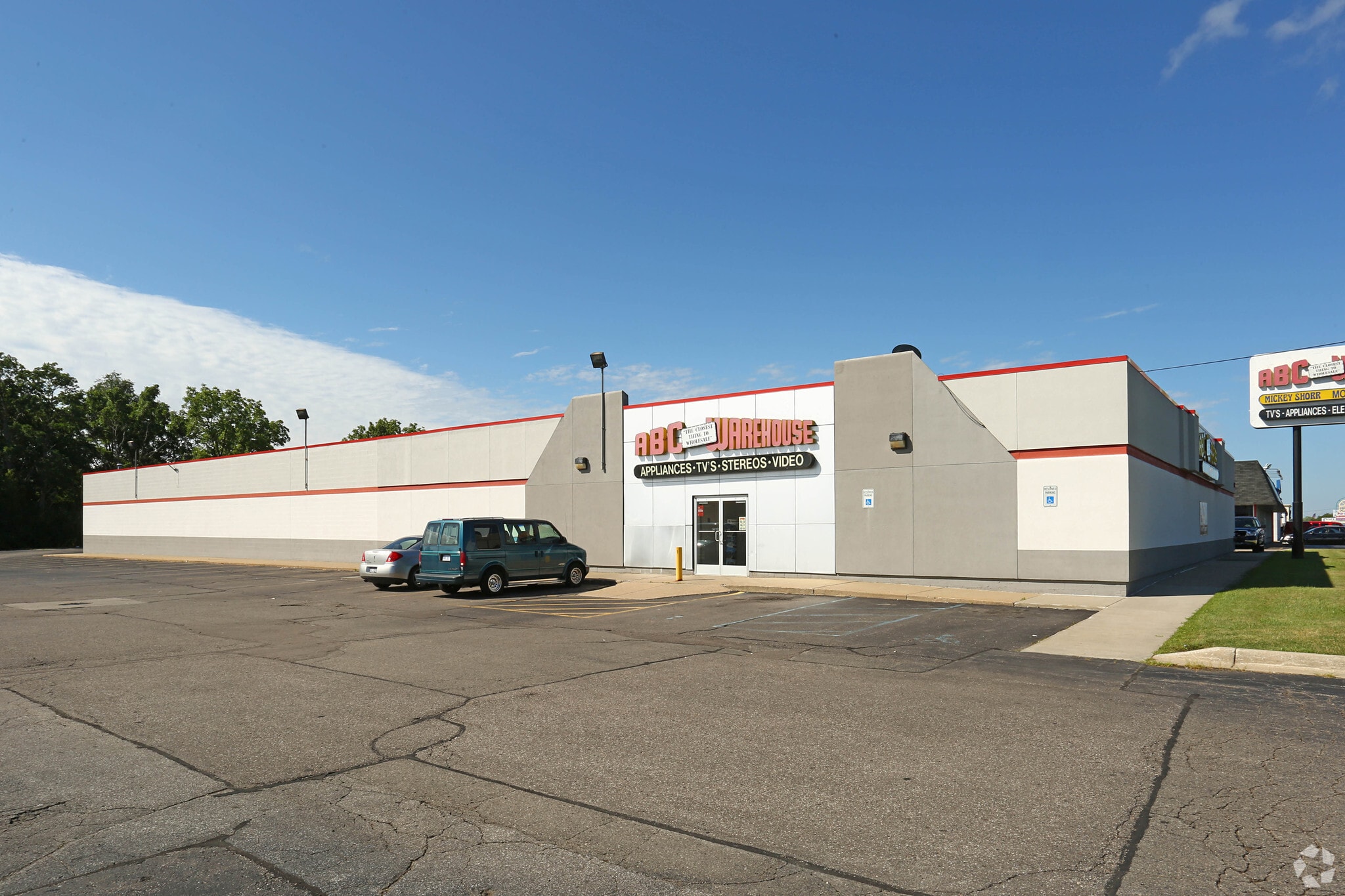 4247 Miller Rd, Flint, MI for sale Primary Photo- Image 1 of 1