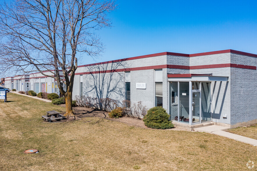 3000-3014 Commercial Ave, Northbrook, IL for lease - Building Photo - Image 1 of 4