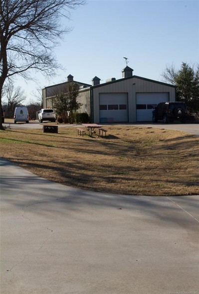 12226 S 49th West Ave, Sapulpa, OK for sale - Primary Photo - Image 1 of 1