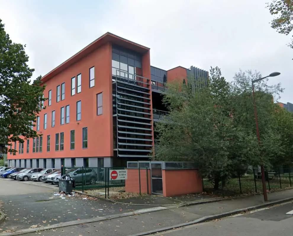 17-23 Avenue De Poumeyrol, Caluire-et-Cuire for lease Building Photo- Image 1 of 24